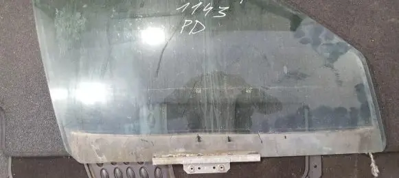 Ford Fiesta Front door window glass four-door