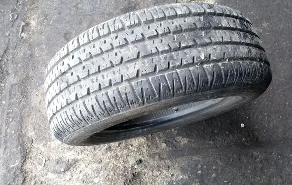BMW 5 E39 R15 summer tire UNIROYAL 22560R15