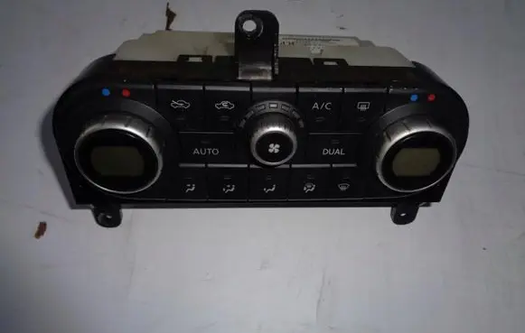 Nissan Qashqai Climate control unit