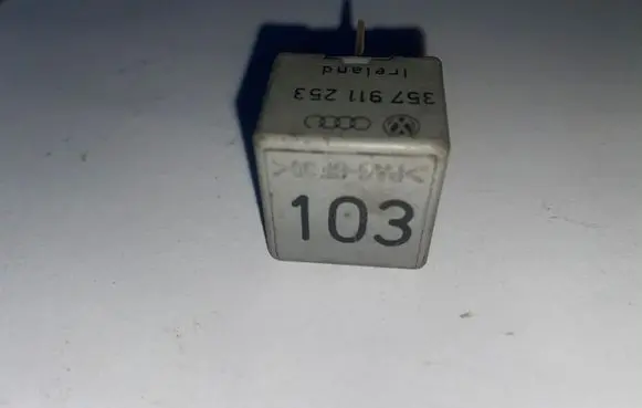 Volkswagen Golf IV Other relay 357911253
