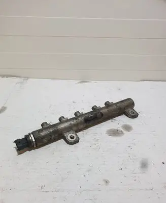 Opel Zafira B Fuel main line pipe 55209572 001028L3 0445214095