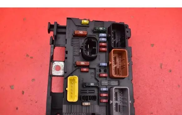 Peugeot 307 Fuse box set 9664055780
