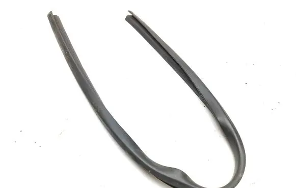 Lexus IS III XE30 Rubber seal front door window/glass 