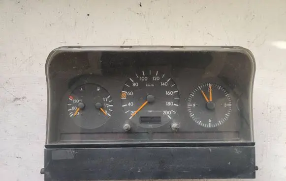 Volkswagen II LT Speedometer (instrument cluster) 43474