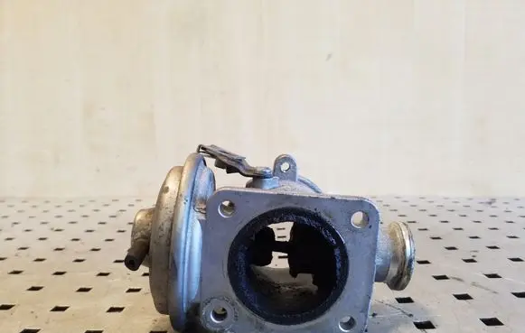 BMW X3 E83 EGR valve 70045000