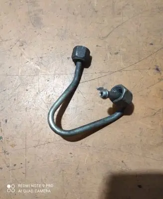 Nissan Juke I F15 Fuel injector supply line/pipe 