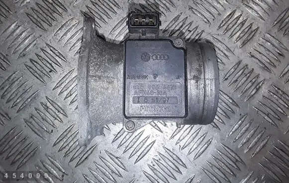 Seat Alhambra (Mk1) Mass air flow meter 037906461b