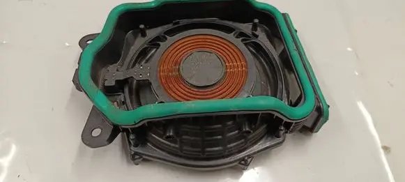 BMW 5 G30 G31 G38 Subwoofer speaker 6801076