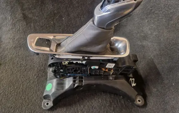 Buick Encore GX I Gear shifter/selector 122760176 60002877 13534324