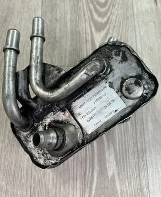 BMW 3 E92 E93 Engine oil radiator 7536929 17217536929