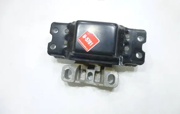 Volkswagen Caddy Engine mount bracket 1K0199555M