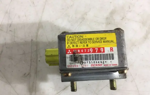 Mitsubishi Pajero Airbag deployment crash/impact sensor MR472979 MR472979R