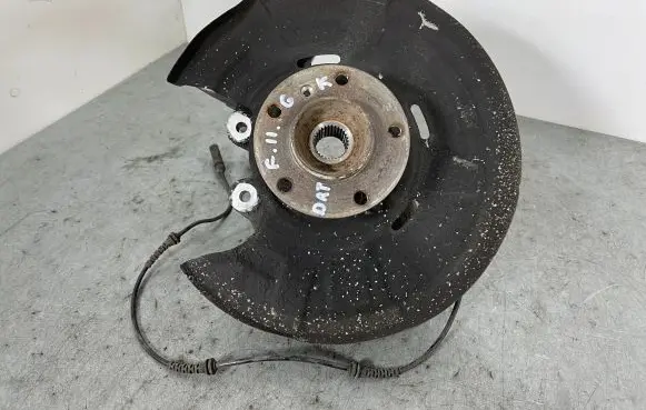 BMW 5 F10 F11 Rear wheel hub 6796099