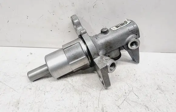 Master brake cylinder