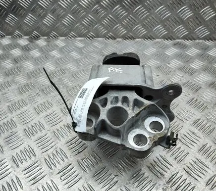 Land Rover Range Rover Evoque L551 Engine mount bracket K8D27M121AE