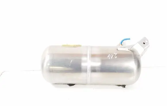 Vacuum air tank