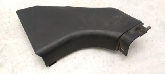 Foot area side trim
