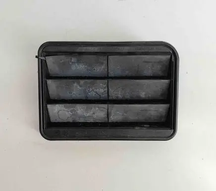 BMW M4 F82 F83 Quarter panel pressure vent 9176945