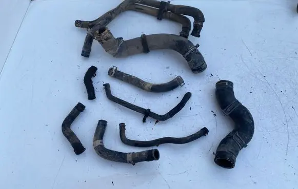 Toyota Avensis T220 Engine coolant pipe/hose