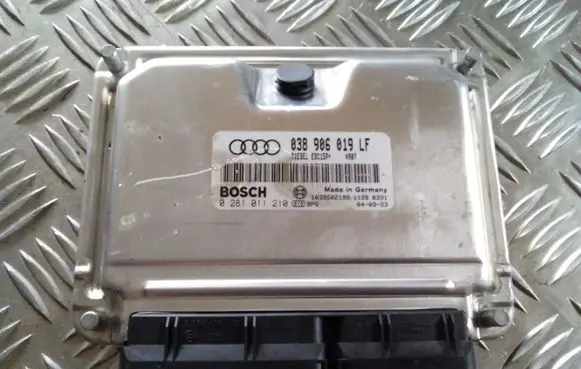 Audi A4 S4 B6 8E 8H Engine control unit/module 038906019LF 0281011210 1039S02190