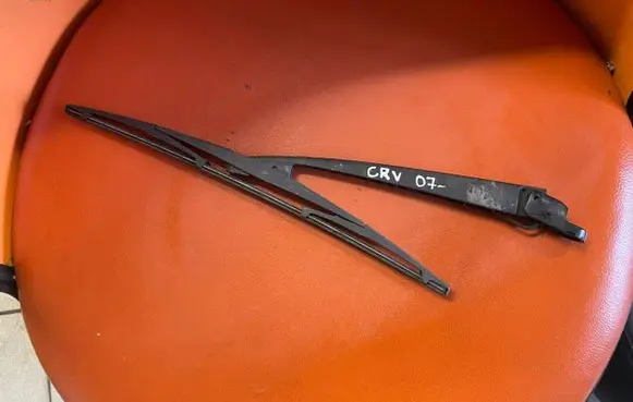 Honda CR-V Rear wiper blade arm 35610