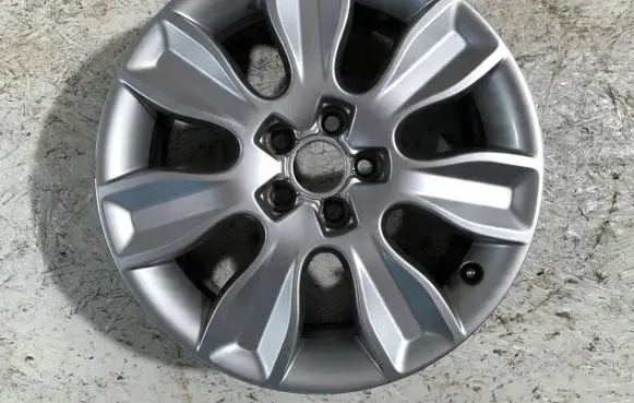 R16 alloy rim
