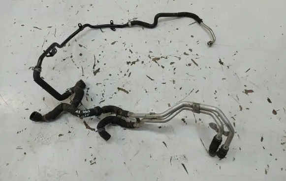 Engine coolant pipe/hose
