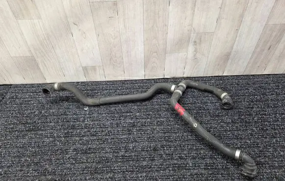 Engine coolant pipe/hose