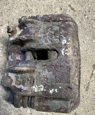 Nissan Terrano Front brake caliper