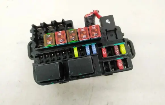 Opel Mokka Fuse box set 8261661