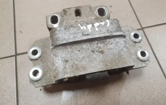 Volkswagen Caddy Engine mount bracket 1K0199555