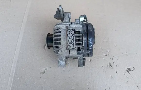Toyota Yaris Generator/alternator 270600J051 0124225054