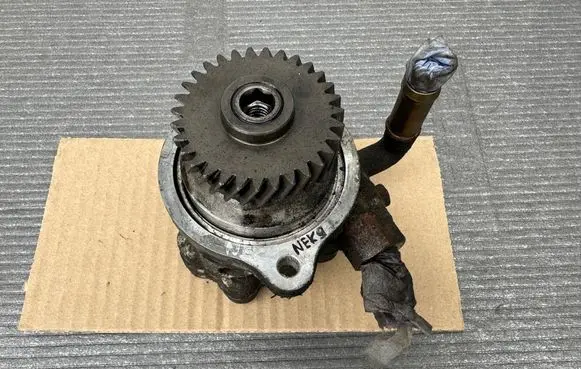 Nissan Patrol Y61 Power steering pump 49110VC100