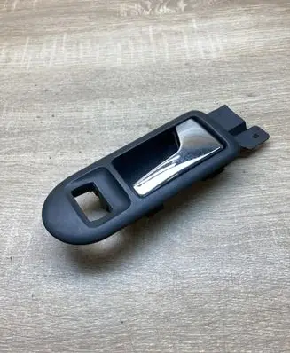 Volkswagen PASSAT B5 Front door interior handle 3B1837114