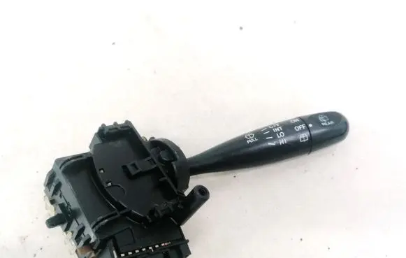 Toyota Yaris Wiper control stalk 173647