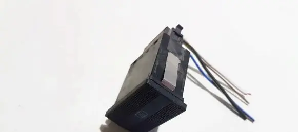 Volkswagen PASSAT B4 Windscreen/window heater switch