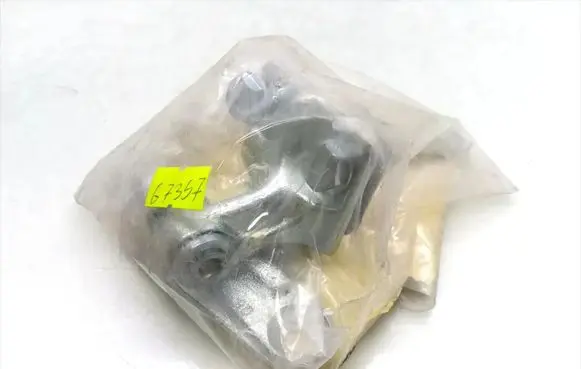 Mercedes-Benz C W202 Rear door lower hinge A2027302037