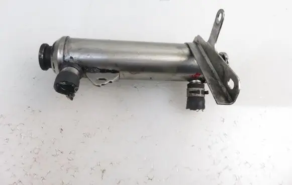 Opel Zafira B EGR valve cooler 55203716