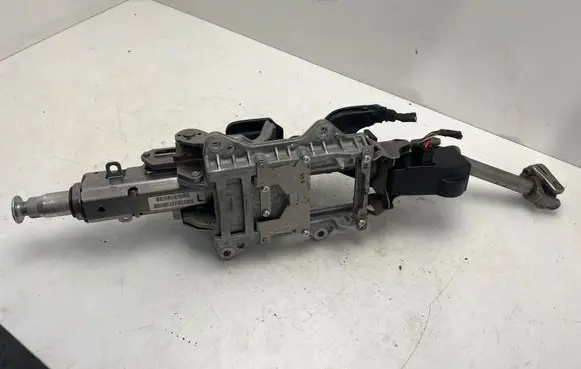 Volkswagen PASSAT B7 Steering wheel axle 3C1419501S 11082101