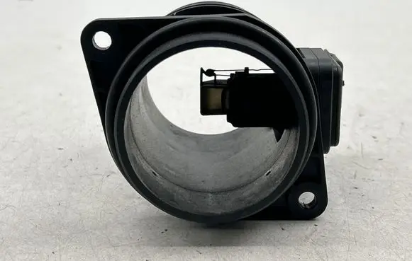 Opel Vivaro Mass air flow meter 5WK97008 8200300002 8200280060