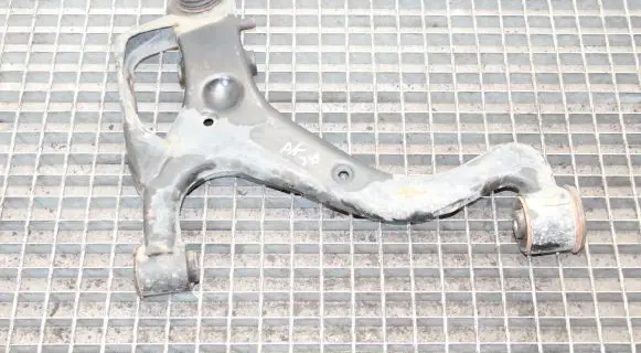 Land Rover Discovery 3 - LR3 Front lower control arm/wishbone