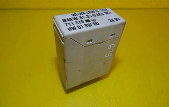 BMW 3 E36 Window wiper relay 61358366381 8366381