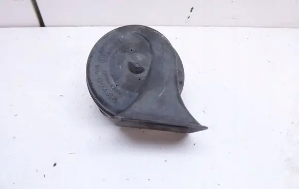 Volkswagen Golf III Horn signal 000661