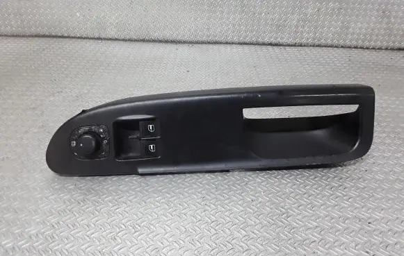 Volkswagen PASSAT B6 Electric window control switch 3C1867171A