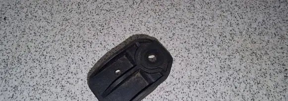 Radiator mount bracket