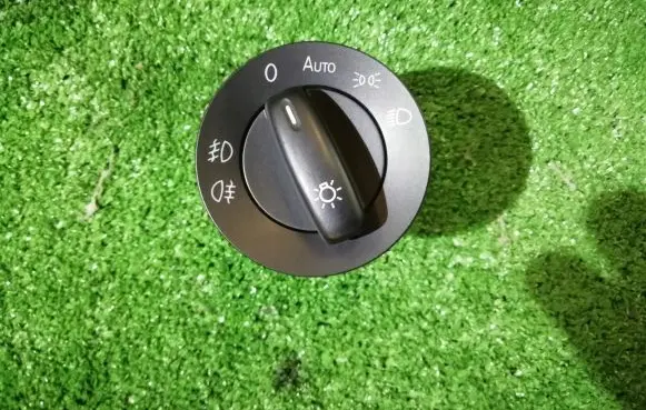 Volkswagen Golf VI Light switch 1K0941431BM