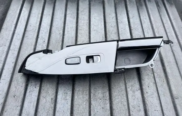 KIA Sportage Front door window switch trim 82731F1000 4A9515B110 93575F1520