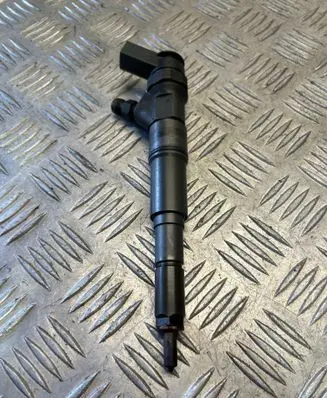 BMW 7 E65 E66 Fuel injector 0445110131 7789661
