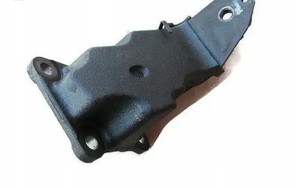 Nissan Pathfinder R51 Engine mounting bracket