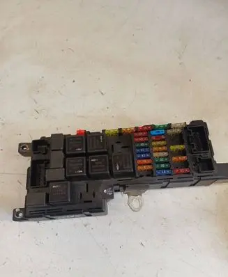 Volvo XC90 Fuse module 8678449 518826011 678449